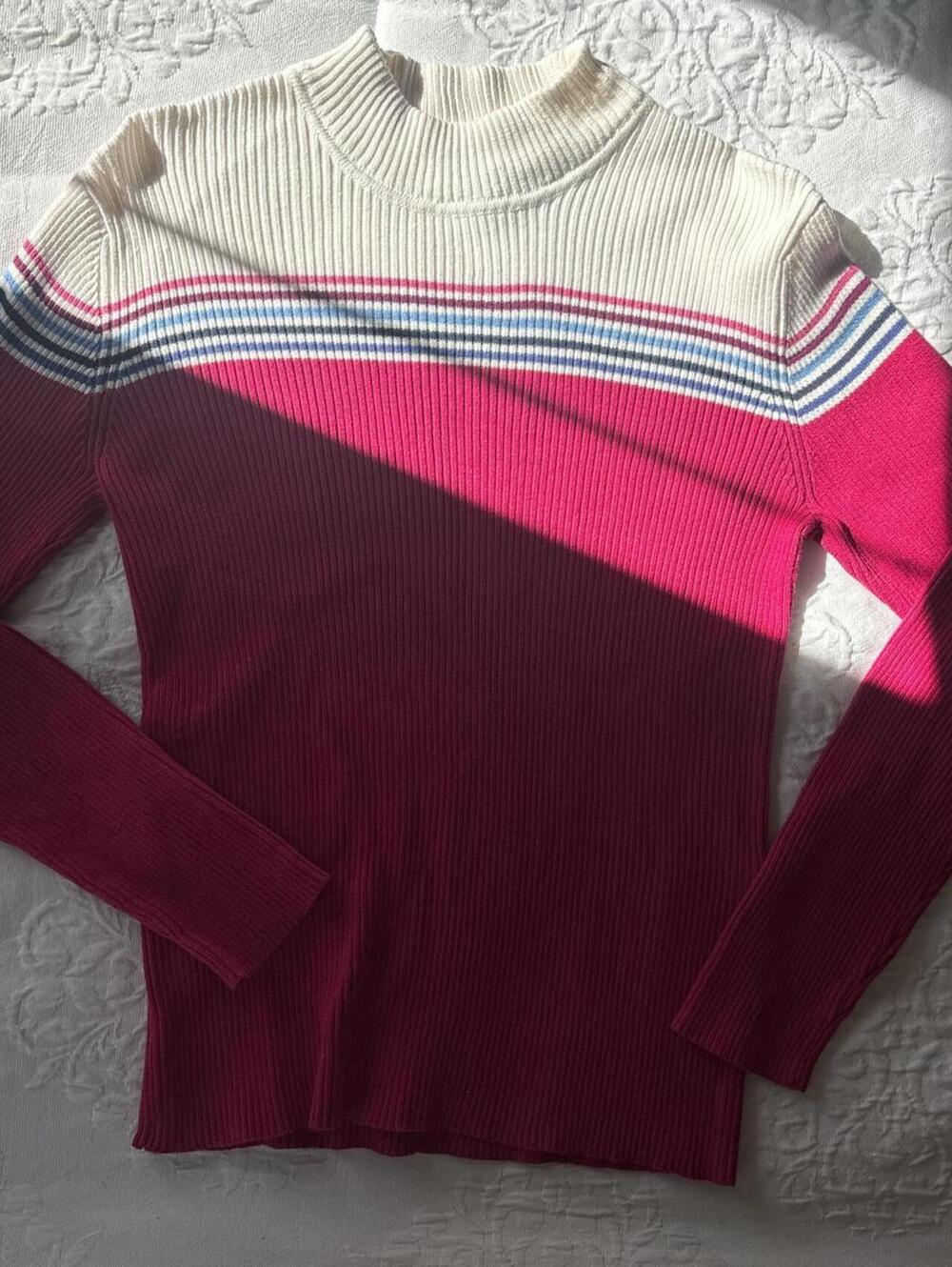 80s/ 90s inspired vintage sweater, size small